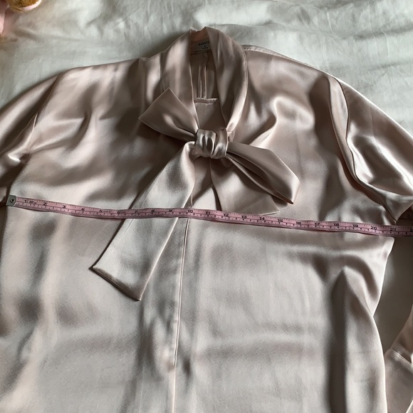 Aritzia babaton Blouse M satin silky bow tie button top - Picture 5 of 10